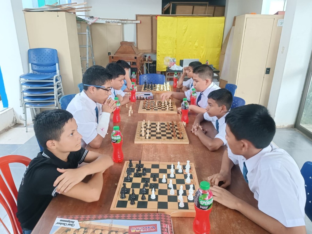 Club de Ajedrez en acción