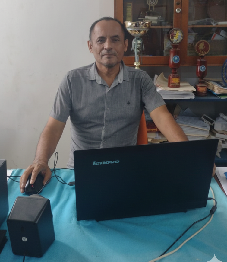 Director Mg. Denis Santiago Abanto Bardales